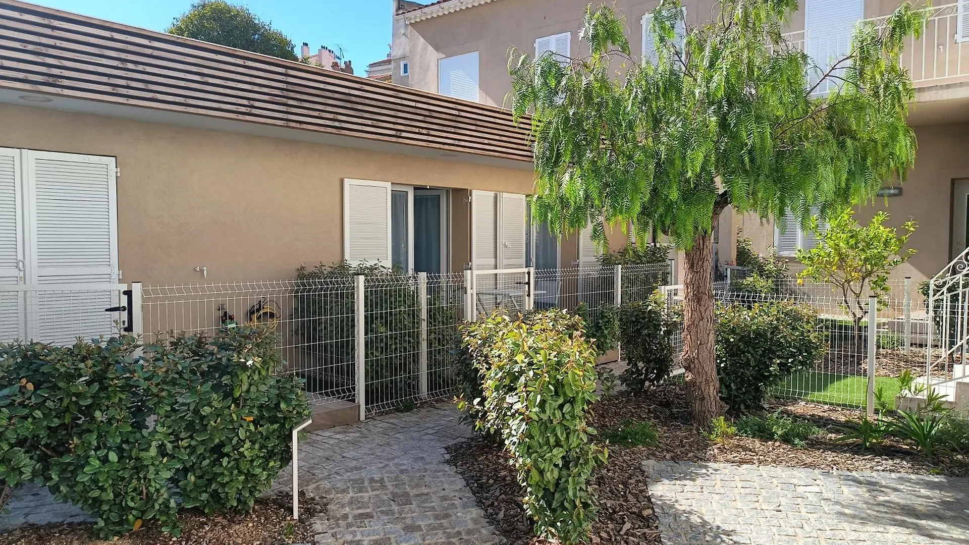 Bandol T3 A Deux Pas Du Port Et Des Plages